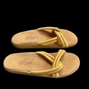 Island Hawaii Gold Fabric Puff Slide Womens Sz 9 Cushioned Slide Slippers